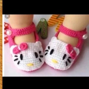 Adorable! , pearl button crochet baby booties